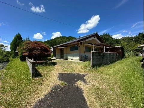 Would you like to experience a relaxed life in the countryside? Land 151.99 tsubo