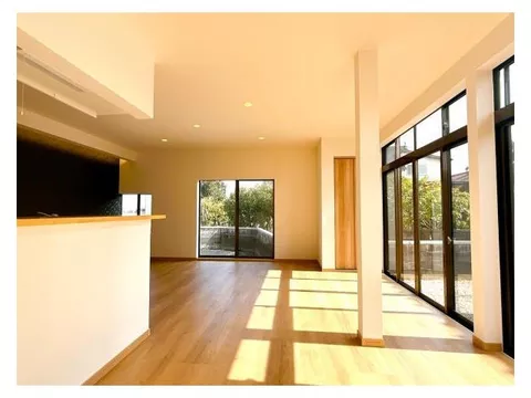 [Open House] Interior renovations completed / New seismic standards compliant / Parking for 2 cars / Toyama City Jimbō Elementary School