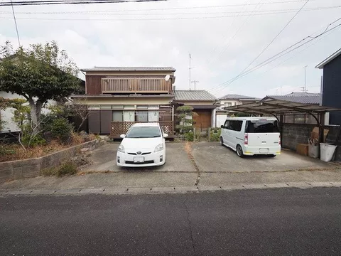 Morotomi Town, Tokutomi 9.9 million yen
