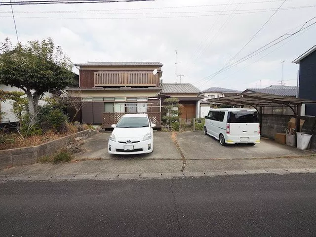 Morotomi Town, Tokutomi 9.9 million yen