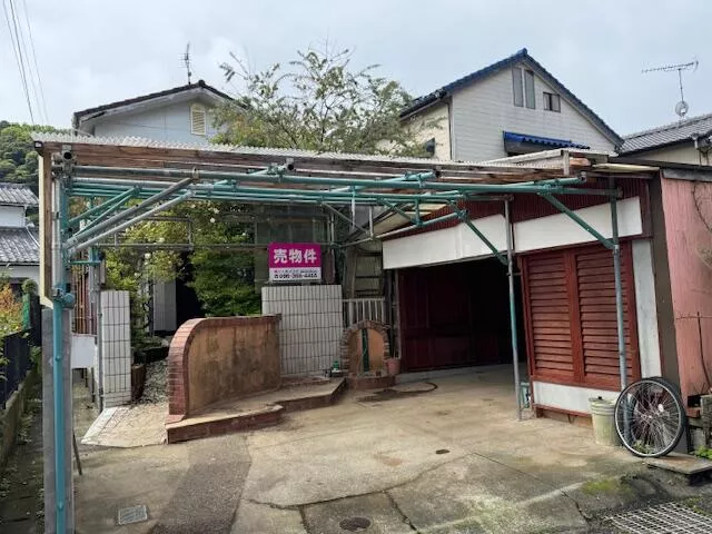 Uto City, Shimoamida Town (Amida Station) 2-story building 6LDK