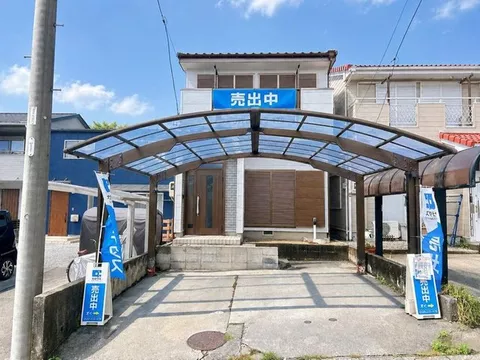 [Open House Held] Interior and exterior renovations completed / New earthquake resistance compliance / Water facilities replaced / Parking for 2 cars available /
