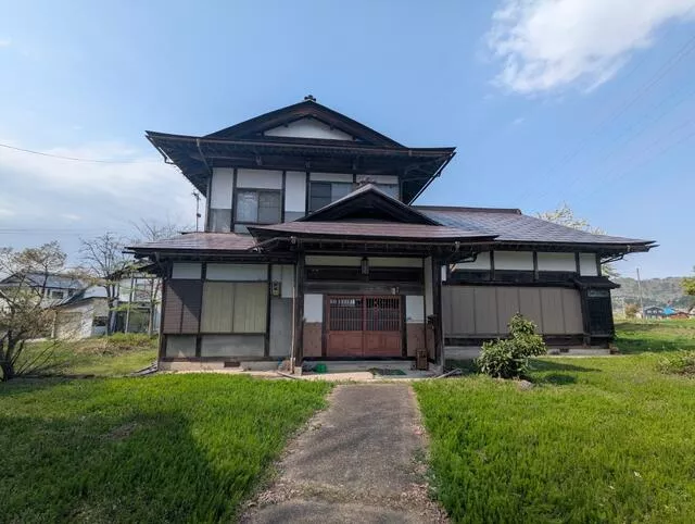 Yama District, Nishi Aizu Town, Onobon, Nisshodan Otsu (Nozawa Station) 2-story building 8K