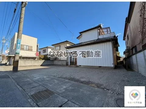 [Interior Renovation] Parking for 2 cars available [Available for viewing as it is vacant] New water facilities replaced
