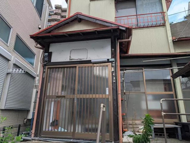 Ooka 1-chome, Minami Ward, Yokohama City (Koumyouji Station) 2-story building 3K
