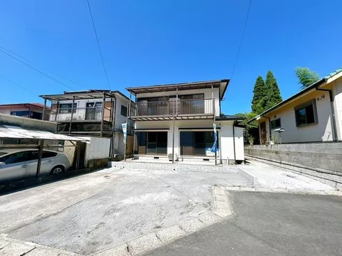 [Open House Held] Interior and exterior renovations completed / New seismic standards compliant / Water facilities replaced / Parking for 2 cars available / Quiet