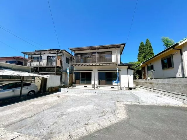 [Open House Held] Interior and exterior renovations completed / New seismic standards compliant / Water facilities replaced / Parking for 2 cars available / Quiet