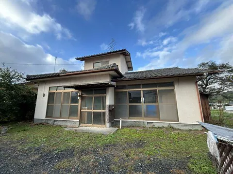 Kamogawa Town, Chikujo District, Tosa-i (Yoshitomi Station) 2-story 4DK