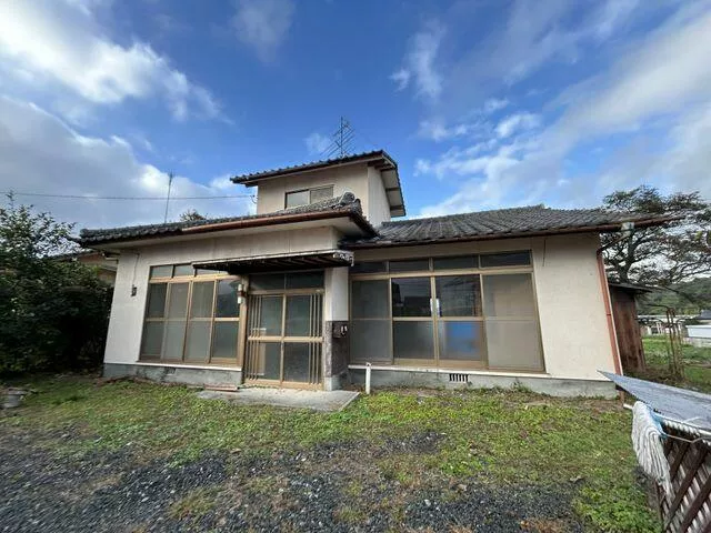 Kamogawa Town, Chikujo District, Tosa-i (Yoshitomi Station) 2-story 4DK