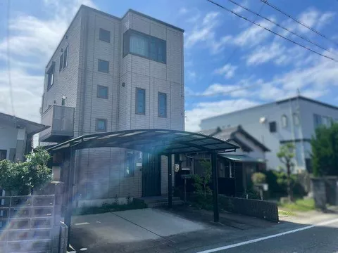 Tsu City, Kotobuki Town (Tsu Shinmachi Station), three-story building, 3LDK