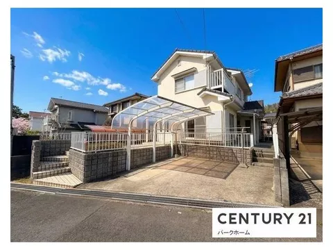 Renovation history available! Parking for 2 cars! Spacious layout 5SLDK!