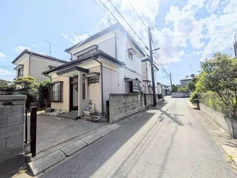 [Used house with garden]