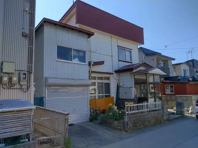 200,000 yen, Nakazukuda 3 (Higashi Aomori Station)