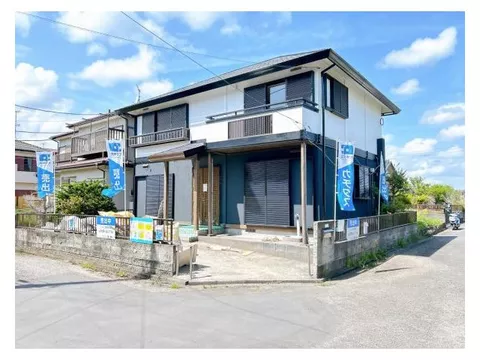 [Viewing event held] [Interior and exterior renovation in progress] Building area 38 tsubo / Spacious 5LDK / Southeast corner lot /