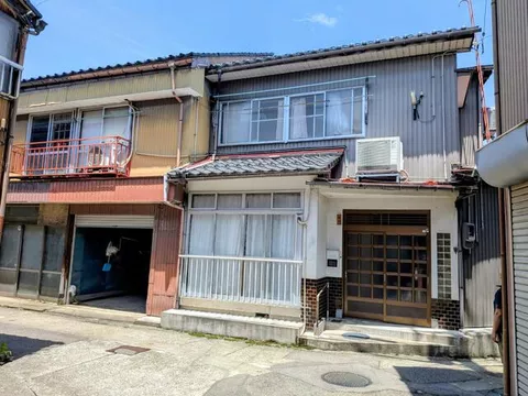 Nanto City Fukumi (Fukumi Station) 2-story 6DK