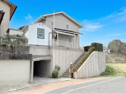 / Attractive location / Sekisui House construction with a free room 4SLDK