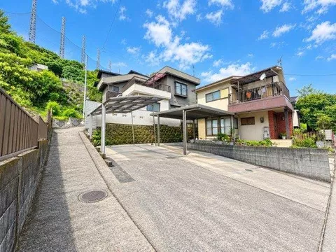 Parking for 3 cars available, approximately 360m from Kagoshima North Interchange, reinforced concrete 3LDK!