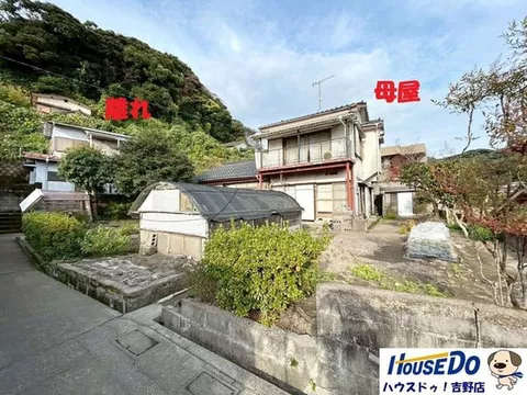 ■There are 2 buildings, the main house and a separate building on a 210 tsubo lot■About 350m to Minamikaze Hospital (5 minutes on foot)