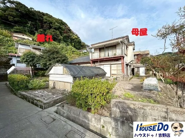 ■There are 2 buildings, the main house and a separate building on a 210 tsubo lot■About 350m to Minamikaze Hospital (5 minutes on foot)