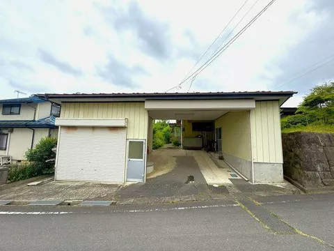 2F 6DK in Kinsei-nakamachi Nishiura, Kurihara-shi, Kurikoma-kogen Sta.

1,110,000 yen