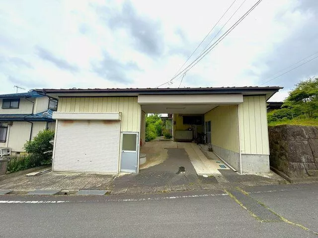 2F 6DK in Kinsei-nakamachi Nishiura, Kurihara-shi, Kurikoma-kogen Sta.

1,110,000 yen