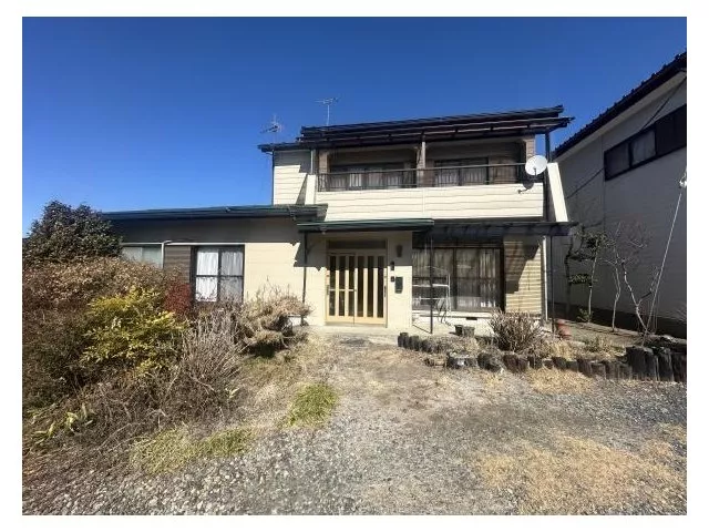 Tōyama Town (Hiyama Castle Ruins Station) 3.9 million yen