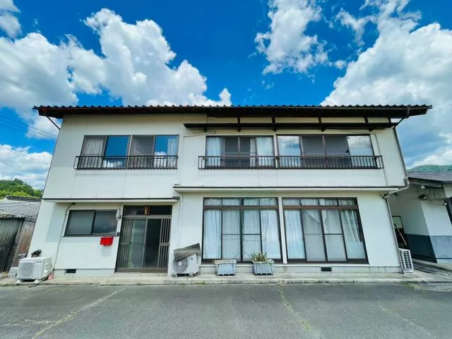2-story building, 7DK in Kumi, Maniwa City