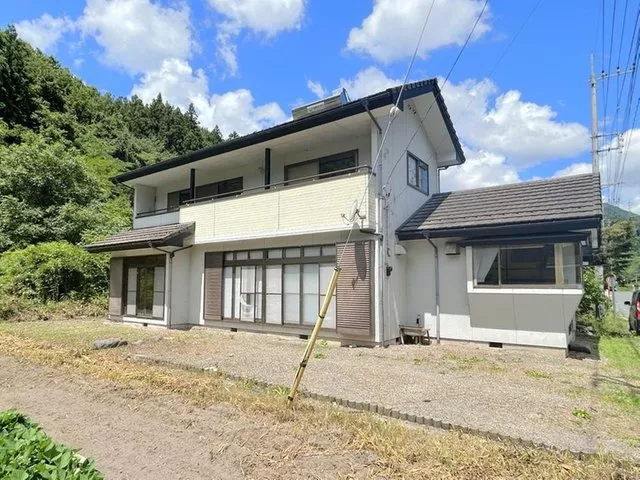 Open house held, limited-time current sale until August 31, 550 meters to the Oigami Onsen area.
