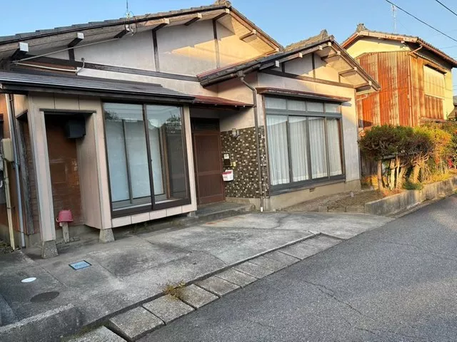 Good sunlight, land over 50 tsubo, garden