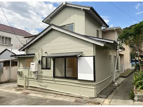 100m to the sea / Renovated / Unsecured loan consideration possible / Seller / Light mini parking / Celebration establishment price