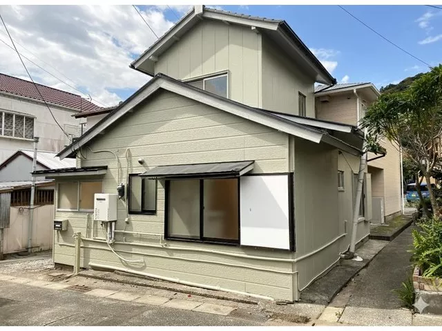 100m to the sea / Renovated / Unsecured loan consideration possible / Seller / Light mini parking / Celebration establishment price