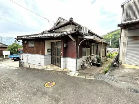 Kawanoishi, Houchi-cho, Yawatahama-shi, Kanagawa (Yawatahama station) Single-story building, 3DK

2,000,000 yen