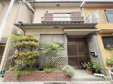 Osaka City, Asahi Ward, Omiya 2-chome (Chinbashi Omiya Station) 3-story building 5SDK