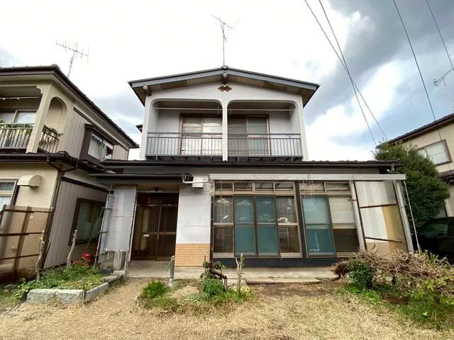 This is a second-hand house built 47 years ago in Koyo 4-chome, Hachinohe City.