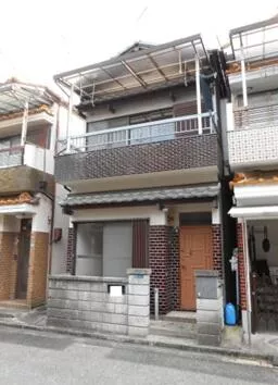 Kadoma City, Kishiwada 3-chome (Owadada Station) 2-story 4DK