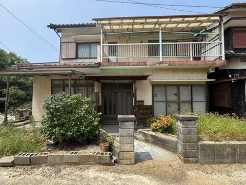 Matsuyama City, Doteuchi (Iyo-Hojo Station) 2-story building 6DK