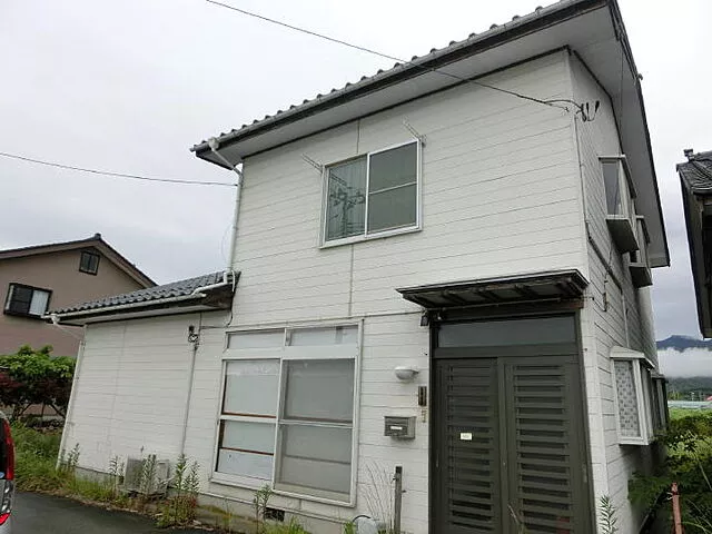 Used single-family home, Bus, get off at Gajo Bridge, 6-minute walk