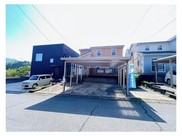 [Open House Held] [Interior and exterior renovations completed and ready for immediate occupancy] [Property eligible for housing loan tax reduction]