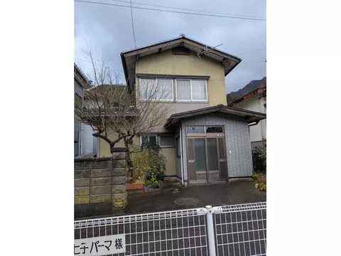 ◆ Tsuruoka City, Yunokami ◆ In a quiet area ◆ Close to Atsumi Onsen ◆ ■ Since it is a quiet residential area, you can lead a calm life. ■