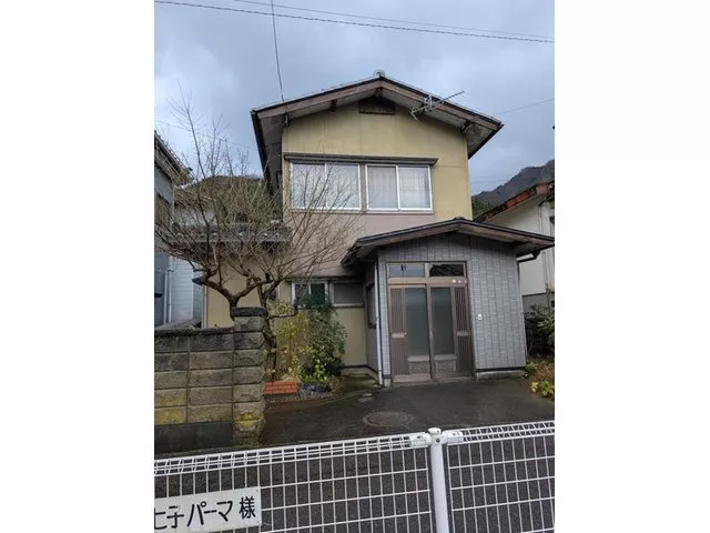 ◆ Tsuruoka City, Yunokami ◆ In a quiet area ◆ Close to Atsumi Onsen ◆ ■ Since it is a quiet residential area, you can lead a calm life. ■