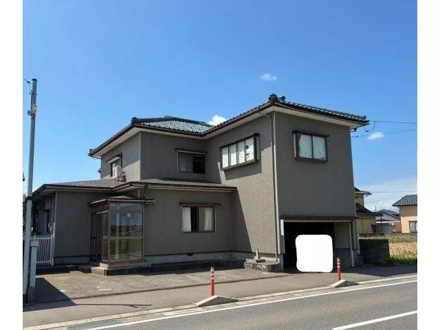 Parking for 4 cars! A used house with ample storage♪ Second-floor Western-style room with double-glazed windows installed and renovated!