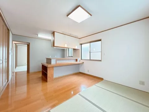 【Open house held】【Renovated】Compact single-story house for the cost of rent