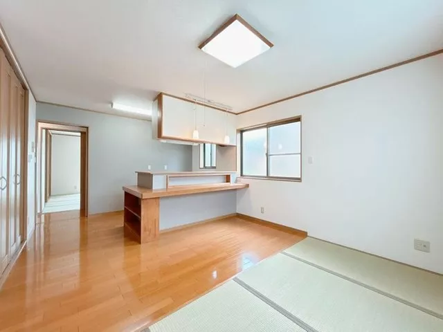【Open house held】【Renovated】Compact single-story house for the cost of rent