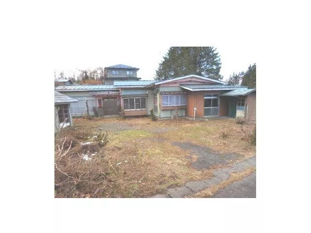 Land area approximately 427 tsubo, suitable for farming♪