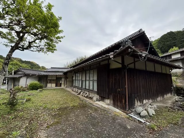 Nakatsu City, Sanko Kamifuru Mizuki (Imatsu Station) Single-story building 3SDK
