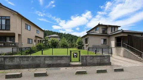 Kashiwazaki City Oaza Kujiranami (Kujiranami Station) three-story building 5LDK