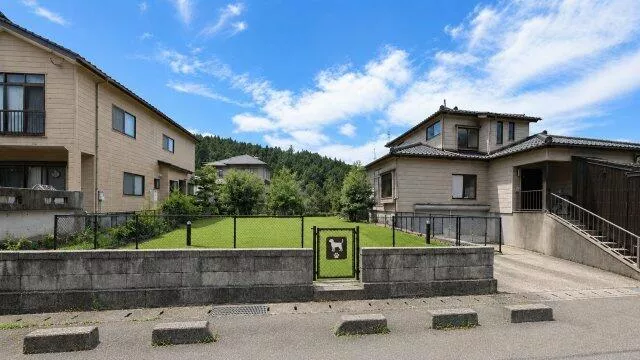 Kashiwazaki City Oaza Kujiranami (Kujiranami Station) three-story building 5LDK