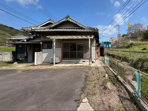 Sanuki City, Zoda Miyanishi (Orange Town Station) 2-story 7DK