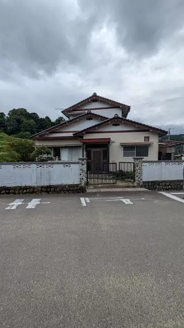 Kume County, Kume Nan Town, Shitayuge (Yuge Station) Single-story building 3DK