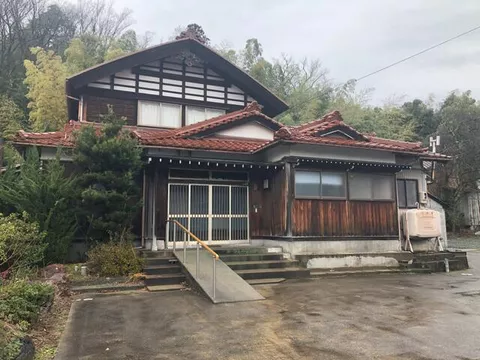 26 minutes on foot from IR Ishikawa Railway "Kaga Kasama" Station [Bus available] 3 minutes on foot from Meguru Fukudome Minami 1-chome bus stop